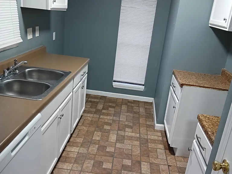 11627 Fleming Dr — Photo 2