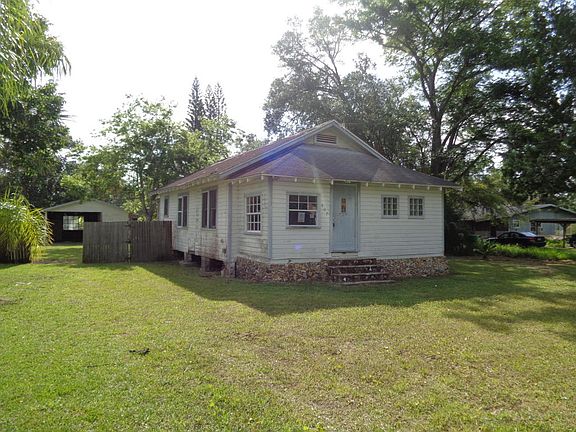 2nd image of 607 Dahlia Ave