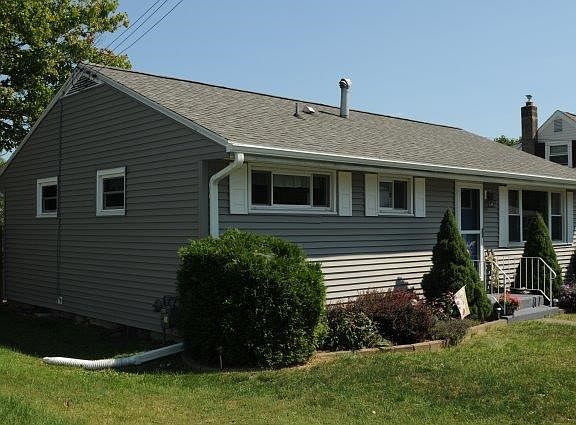 2nd image of 320 W Lenox Ave