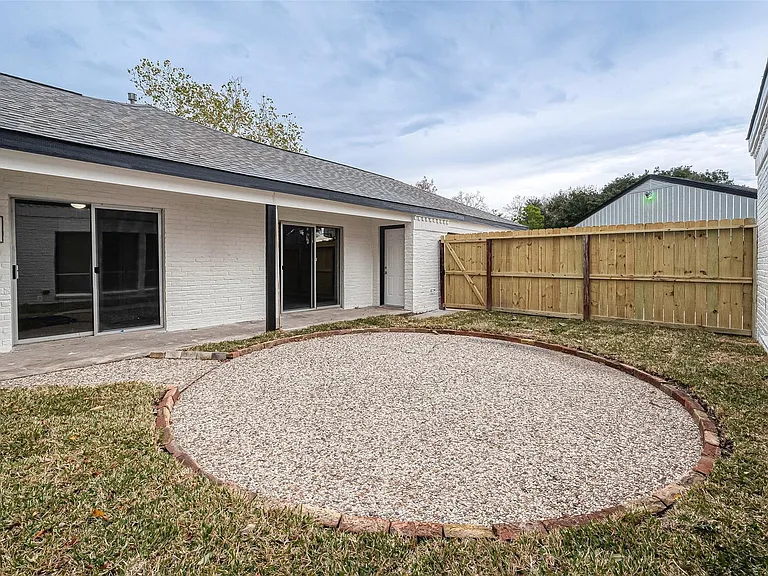 10811 Villa Lea Ln — Photo 33