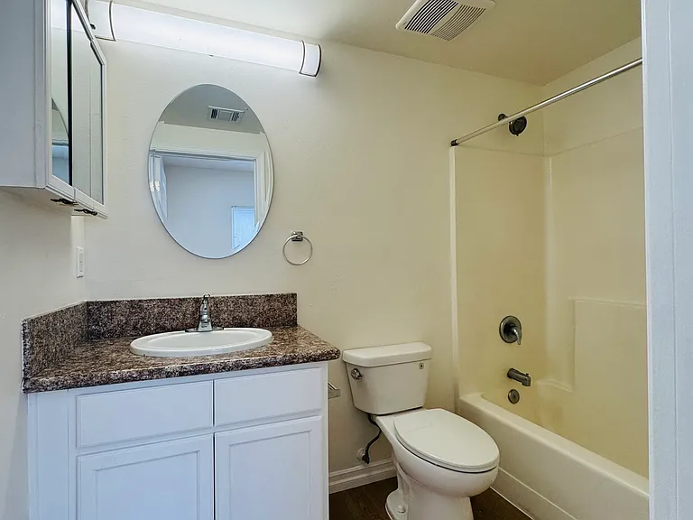 7327 Milwood Ave #103 — Photo 15
