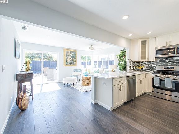 4th image of 3262 San Pablo Way