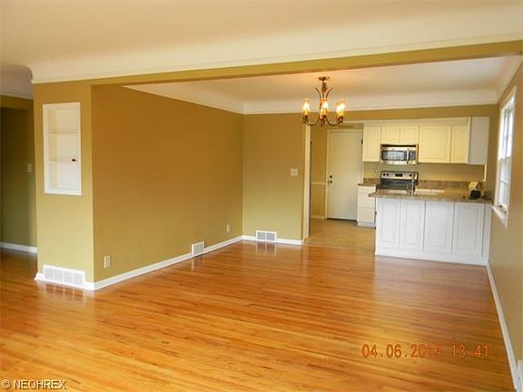 4th image of 5580 Meadow Wood Blvd