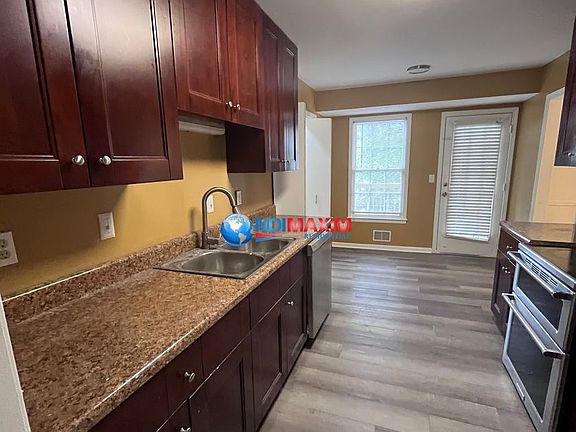 5th image of 2895 Windwood Trl