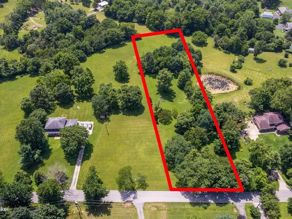 3820 Carriage Hill Dr, Crestwood, KY 40014