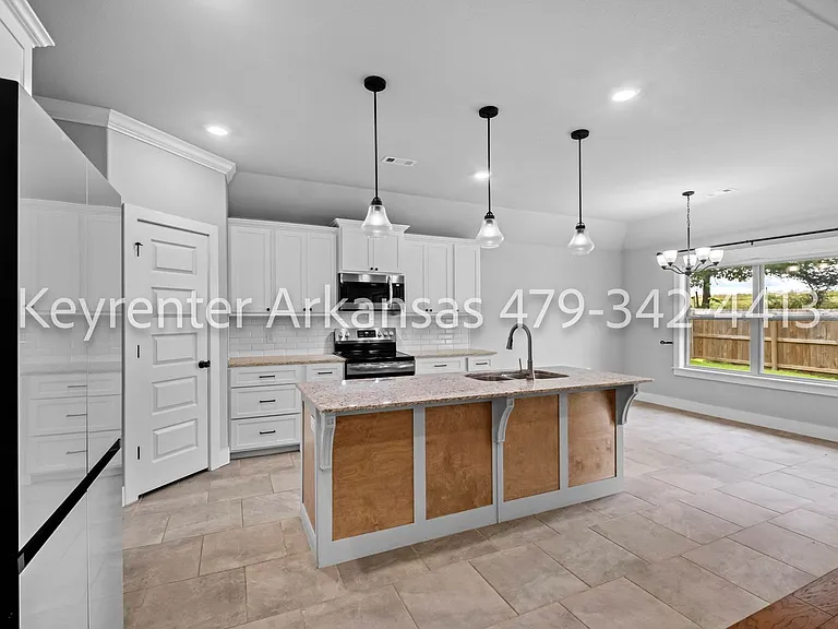 800 E Fallon St — Photo 9