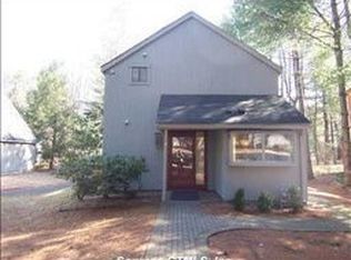 4 Gray Pine Cmn, Avon, CT 06001