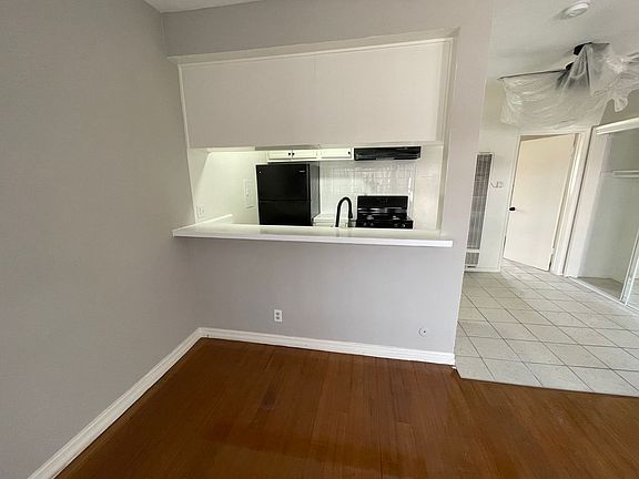 3rd image of 1334 N Las Palmas Ave #210