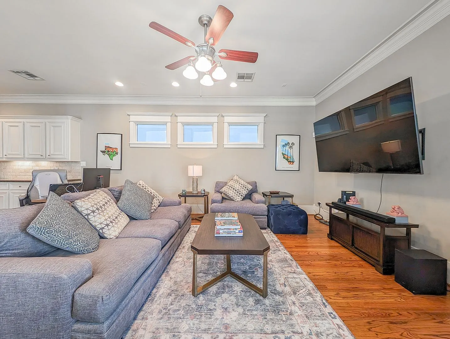 Coming Soon! 1126 W 17th St Unit B - **Ask About Our No Cash Deposit Option — Photo 4