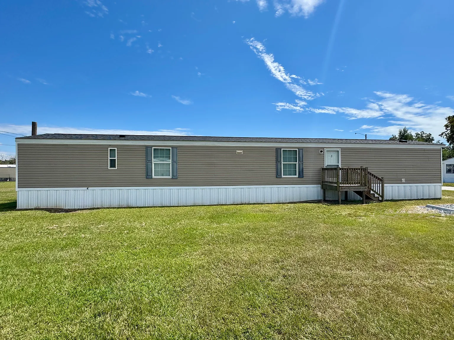 4 bed, $1,095 — Photo 1