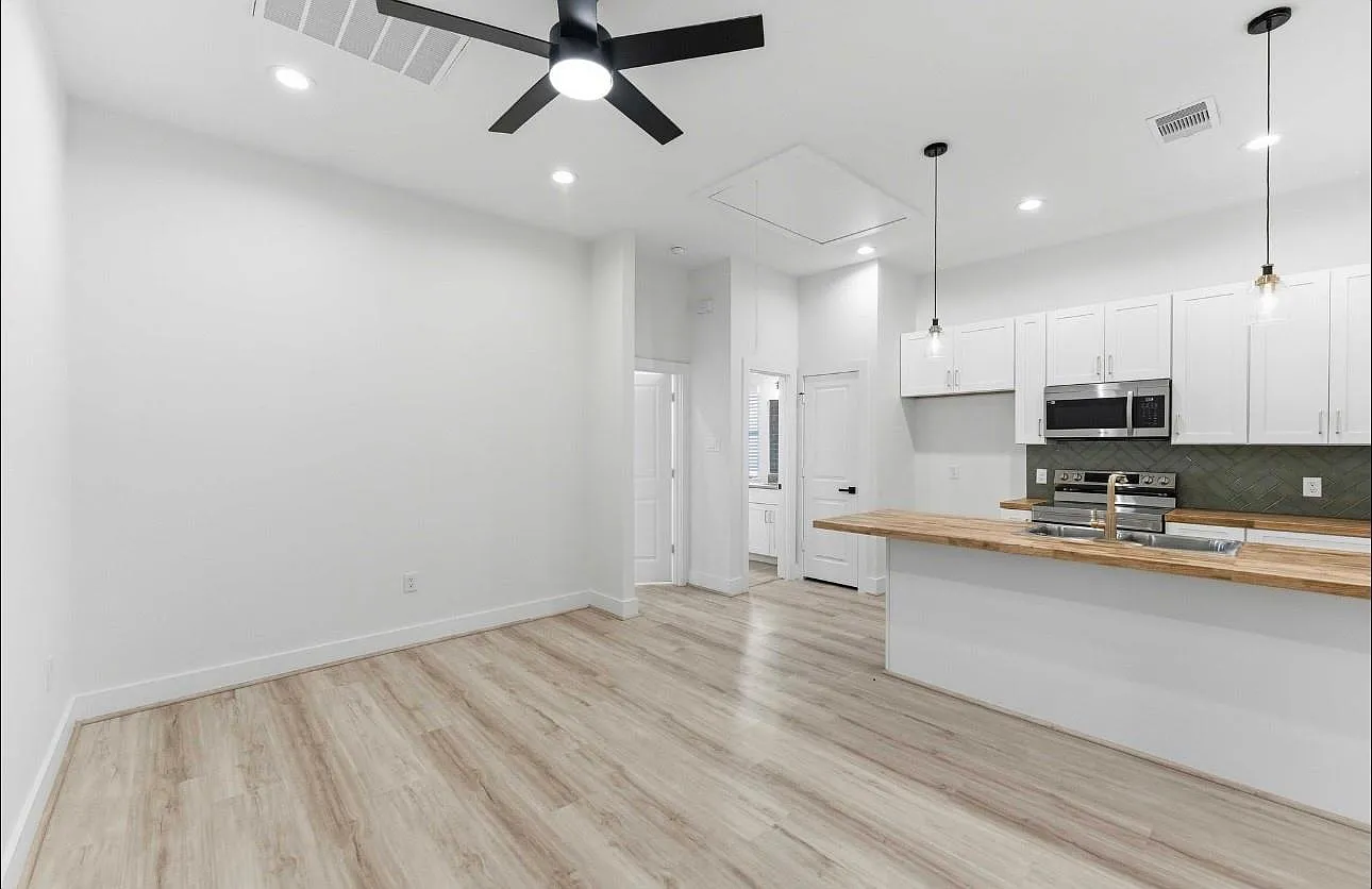 1 bed, 1.0 bath, 2169 sqft, $1,900 — Photo 4