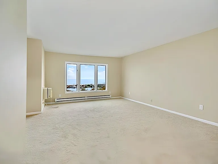 11 Hillside Ave #E — Photo 6