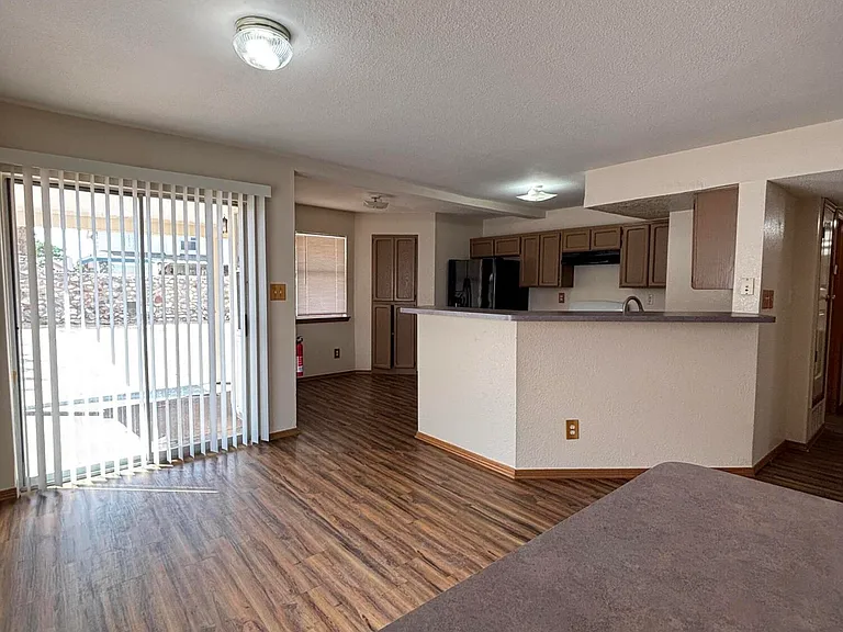 7440 Luz De Lumbre Ave — Photo 4