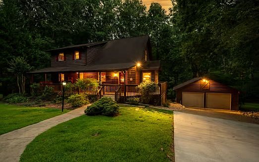 3rd image of 1351 Lazy River Ln