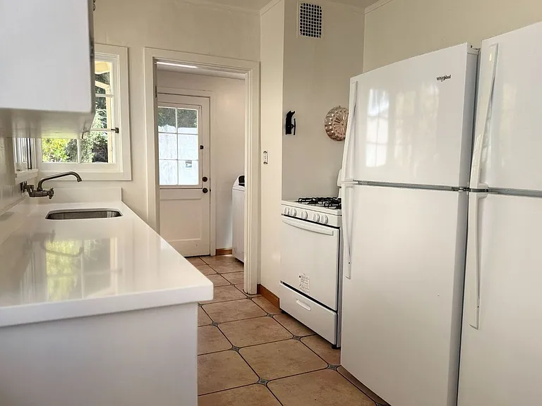 1743 Spruce St — Photo 21