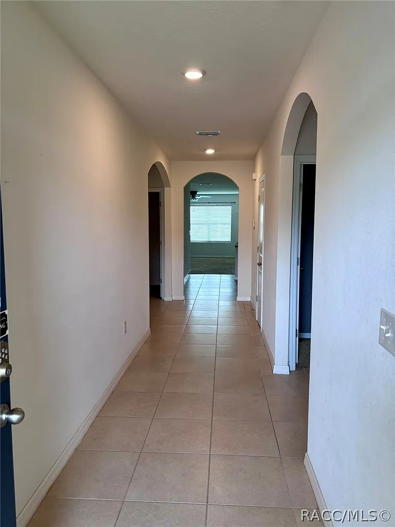 4 bed, 1650 sqft, $1,800 — Photo 3