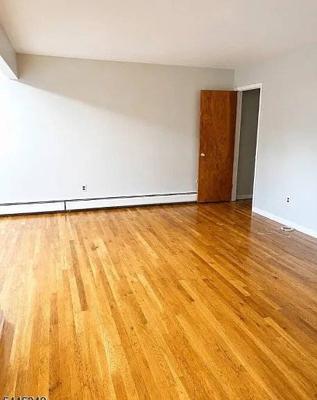 120 Fairview Ave #3B — Photo 5