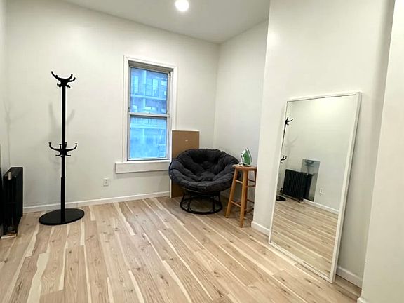3rd image of 27-17 41st Ave #3