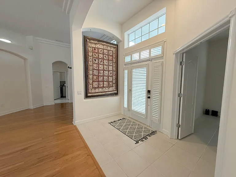 11349 Wedgemere Dr — Photo 3