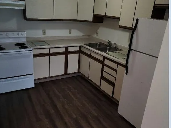 1101 Connie Rd APT 1, Baraboo, WI 53913