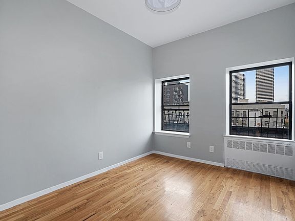 4th image of 216 E 118th St APT 6C