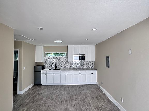 3rd image of 5782 Hesperia Ave #Adu