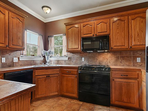 2nd image of 11072 Garrett Dr