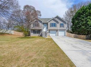 519 Ashton Manor Dr, Loganville, GA 30052