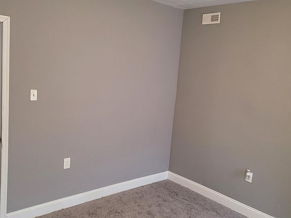 5th image of 4329 Aspen St