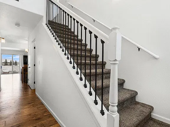 3 bed, 2428 sqft, $2,000 — Photo 3
