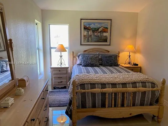1076 Rotonda Cir — Photo 5