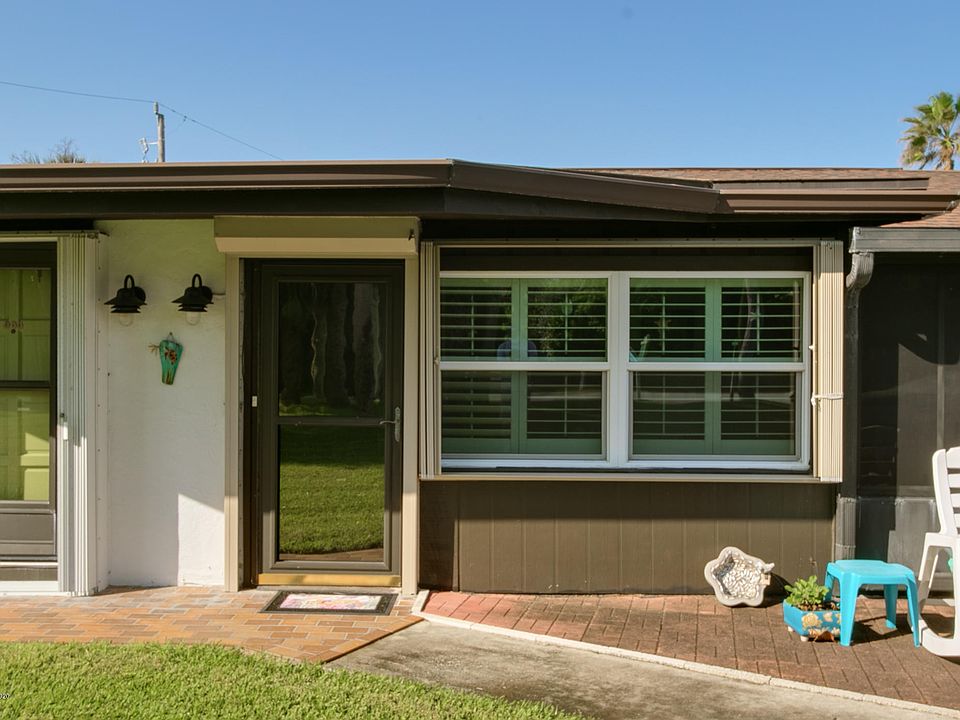 2nd image of 111 Harmony Pl #1