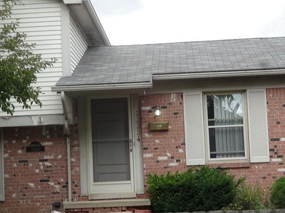 5th image of 22324 Donnelly Ave
