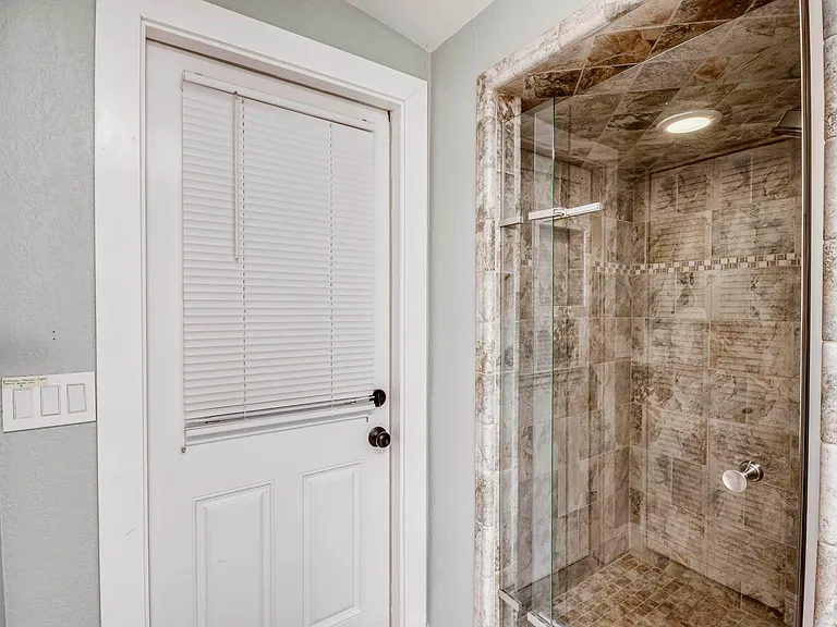 404 S Caloosahatchee Ave — Photo 11