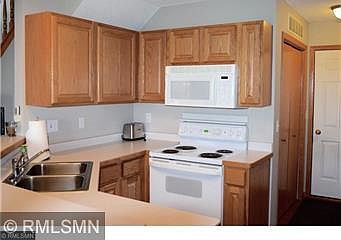 3rd image of 13925 Iris Ave
