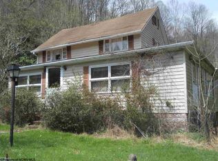 543 Straight Run Rd, Alum Bridge, WV 26321