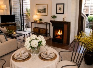 461 Dela Vina Ave APT 102, Monterey, CA 93940