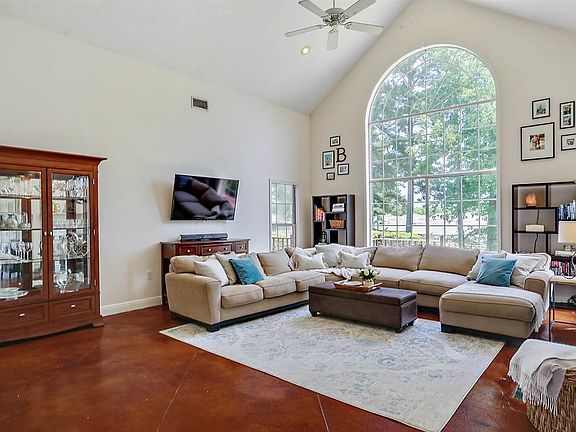 4th image of 174 Apple Blossom Dr
