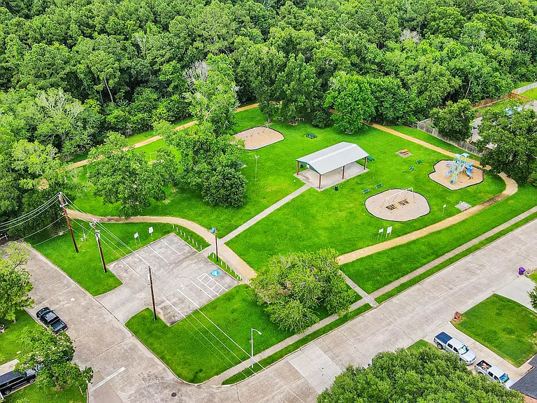 12623 Fern Forest Dr — Photo 41