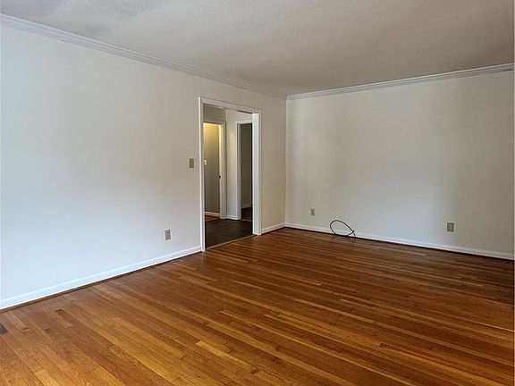 4th image of 706 Shortridge Rd