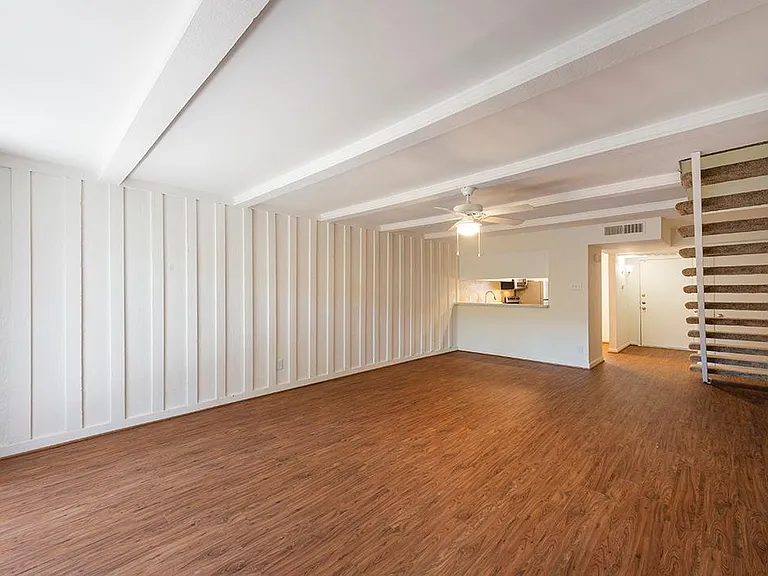 NEWLY RENOVATED F3 TOWNHOME LIVING AREA