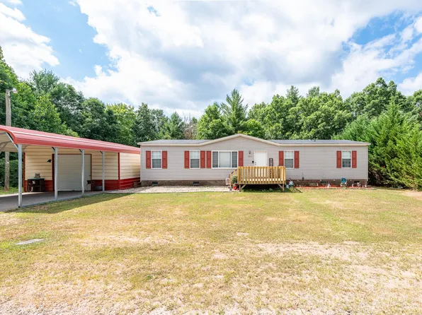 3823 Cross Creek Dr, Hudson, NC 28638