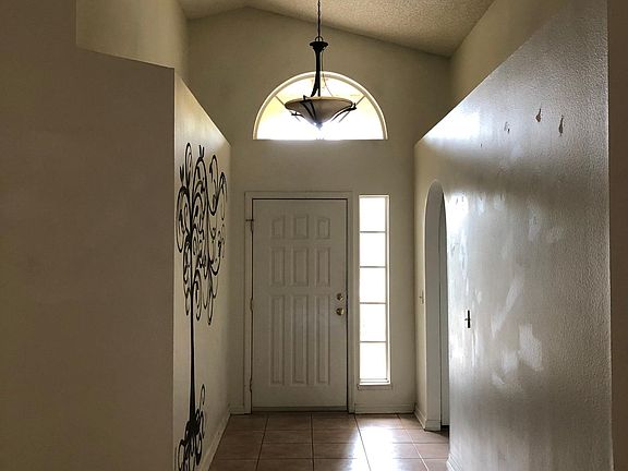 2nd image of 798 Alto Pl
