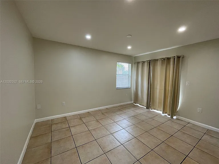 1511 San Remo Cir #1511 — Photo 9