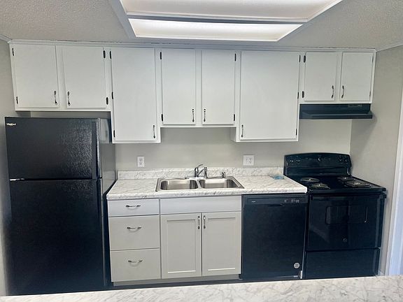 5th image of 40 Hampshire Dr #60