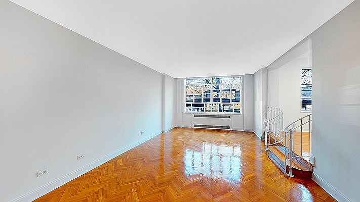 2nd image of 150 Greenway Ter APT 12