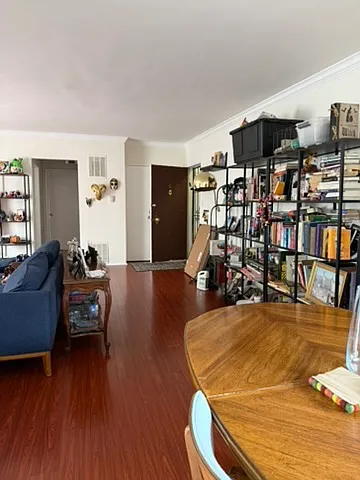 531 N Kings Rd #8
