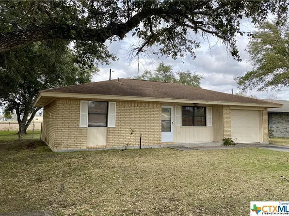 102 Tangerine Dr, Port Lavaca, TX 77979