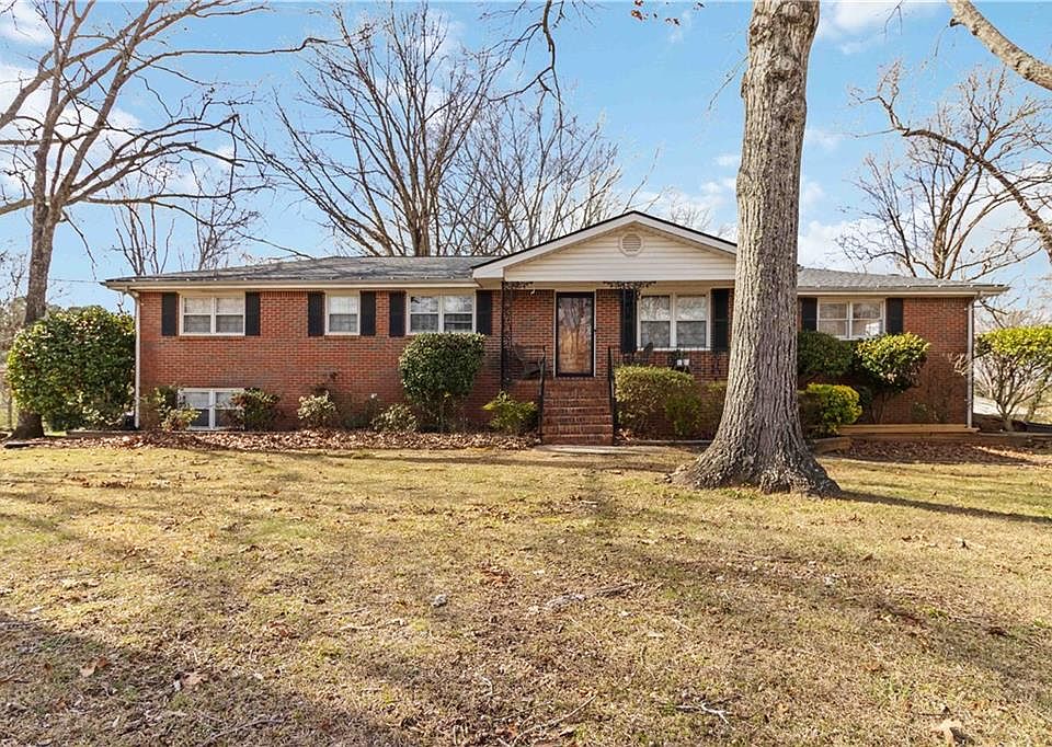 1st image of 3829 Reynolds Rd