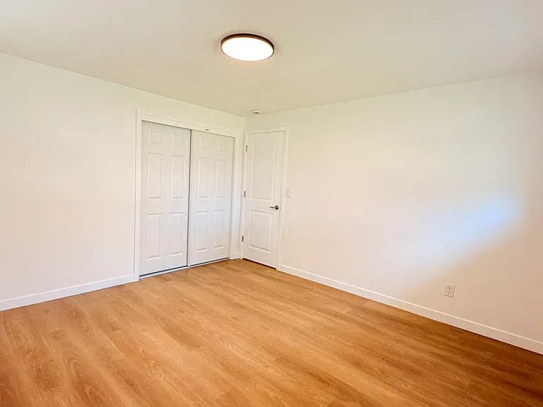 7233 Tacoma Ave S — Photo 17